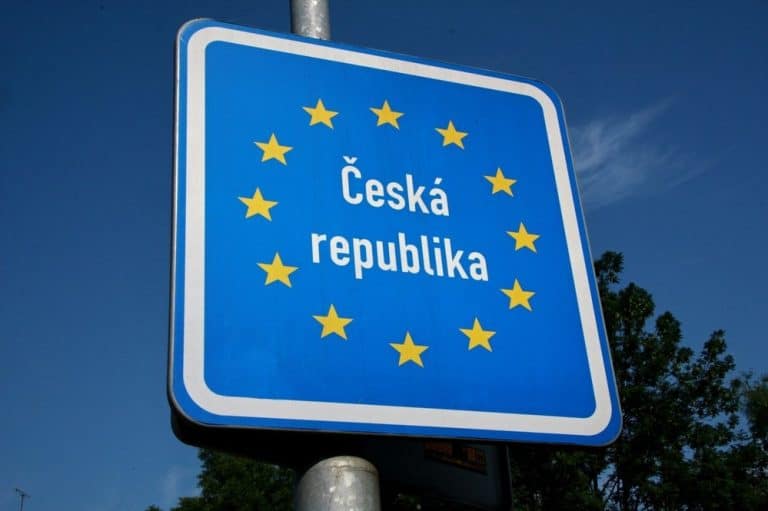 Робоча віза в Чехію – як отримати та де шукати роботу