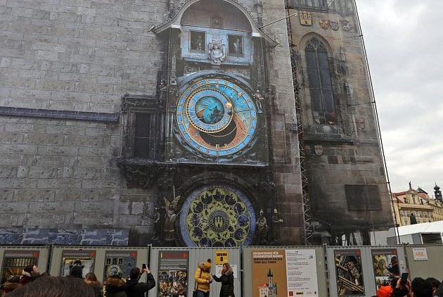 У Празі замінили астрономічний годинник Орлой на віртуальну копію