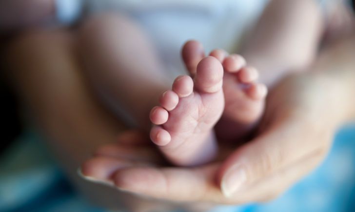 Парламент Чехії підтримав поправку щодо підвищення допомоги на народження дитини