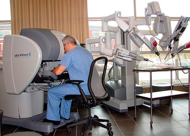 У Празі відкрився новий центр роботизованої хірургії