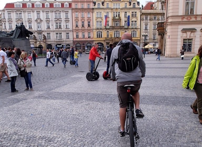 В центрі Праги частково заборонять велосипеди