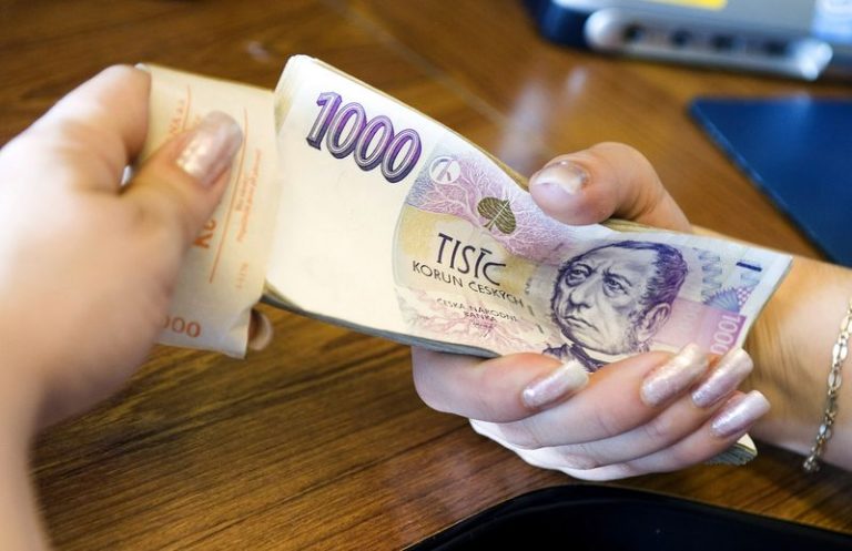 Чеська крона стала однією з найбільш переоцінених валют у світі