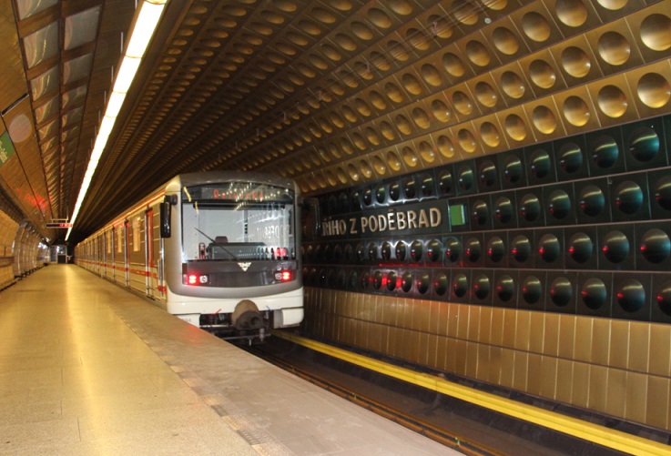 По вихідних і святах потяги Празького метро їздитимуть частіше
