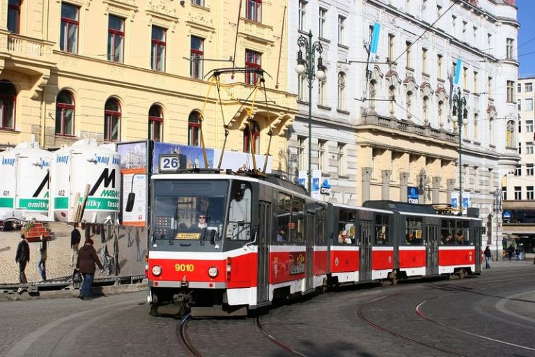 Від сьогодні в центрі Праги змінюється рух трамваїв