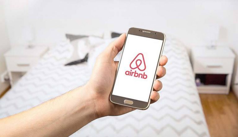 Мер Праги почав боротьбу з Airbnb